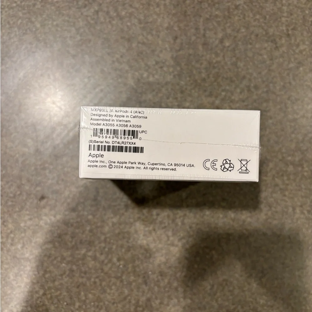 Apple White AirPods Headset with Charging Case
